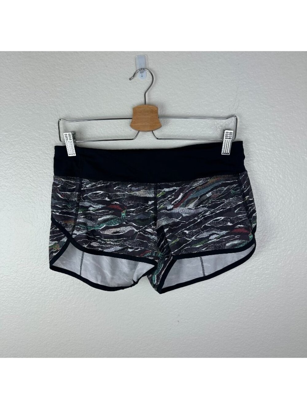 Lululemon Hotty Hot Shorts 2.5" 6 Lined Athletic Activewear Athleisure Stretch
